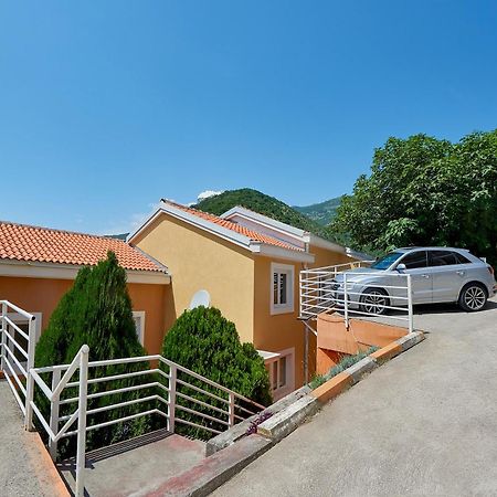 Apartments Villa Relax Petrovac Eksteriør billede