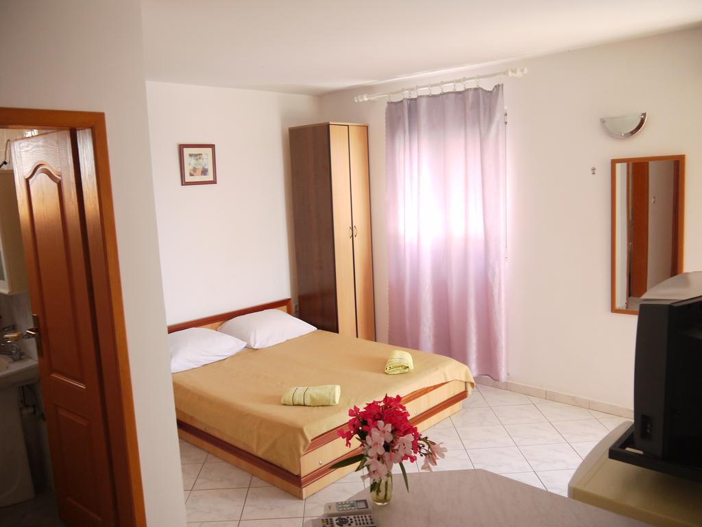 Apartments Villa Relax Petrovac Eksteriør billede